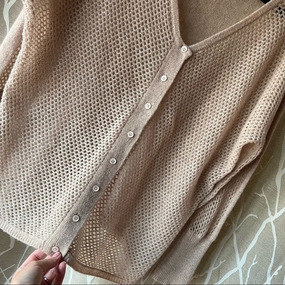 SUBTLE LUXURY Ivory Cashmere
Open Design Knit - Picture 4 of 9